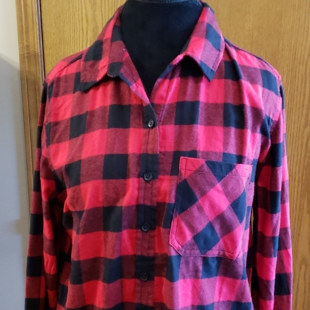 Beachlunchlounge lumberjack plaid soft flannel top
